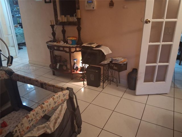 220 NW 150th St, Miami, FL 33168