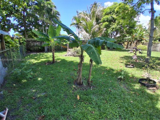 220 NW 150th St, Miami, FL 33168