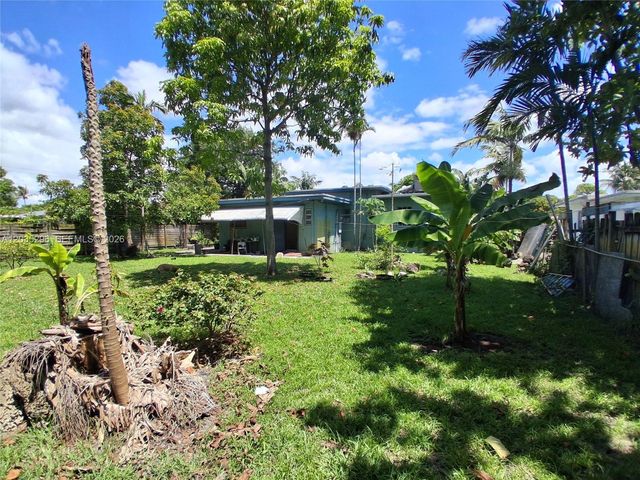 220 NW 150th St, Miami, FL 33168