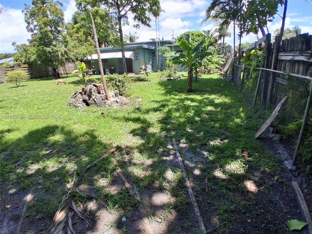 220 NW 150th St, Miami, FL 33168