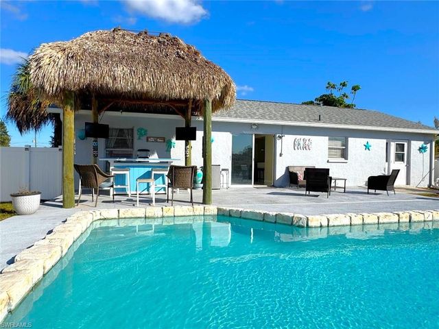 242 Seminole BLVD NW, Port Charlotte, FL 33952