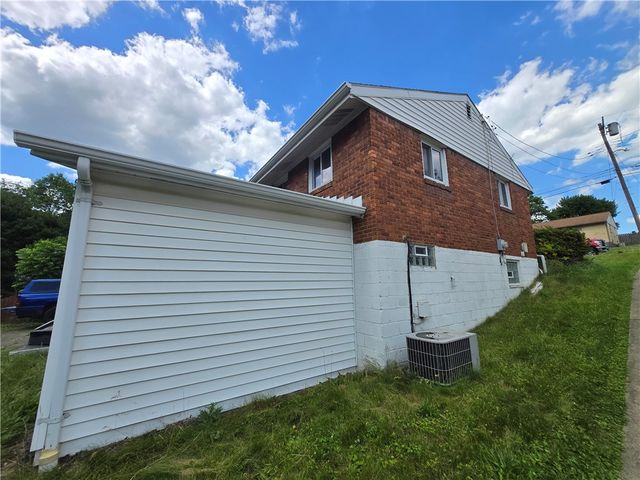 107 Dunbar Dr, Wilkins Twp, PA 15235