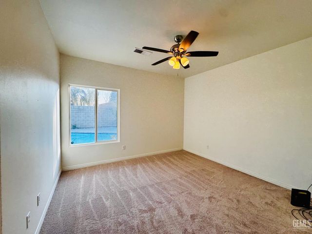 9721 Manhattan Drive, Bakersfield, CA 93312