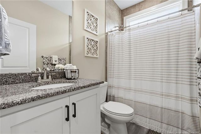 27 Copperhead Lane, Benson, NC 27504