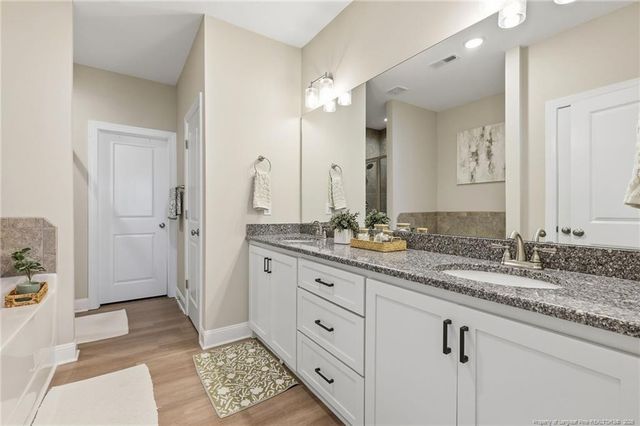 27 Copperhead Lane, Benson, NC 27504