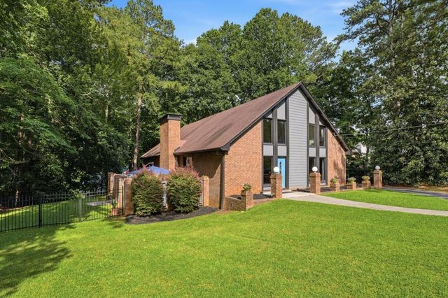 1605 Saint Tropez Way, Atlanta, GA 30350