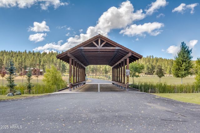 307 E FOXBORO Road 4, Munds Park, AZ 86017