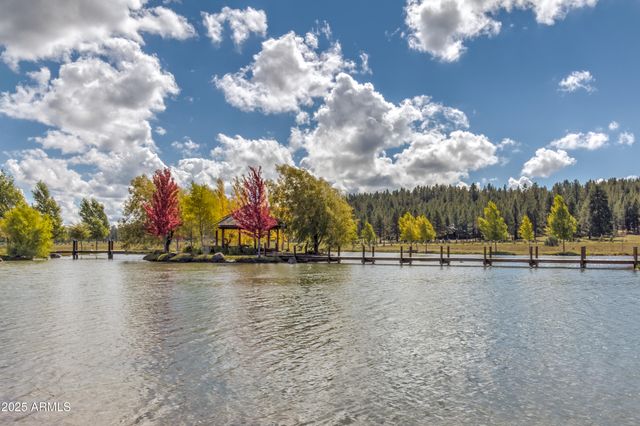 307 E FOXBORO Road 4, Munds Park, AZ 86017