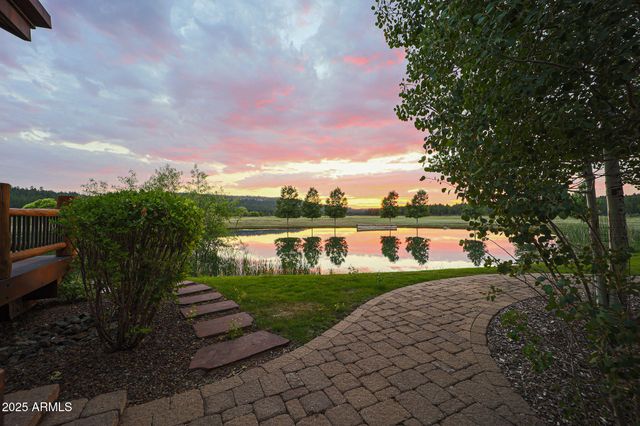 307 E FOXBORO Road 4, Munds Park, AZ 86017