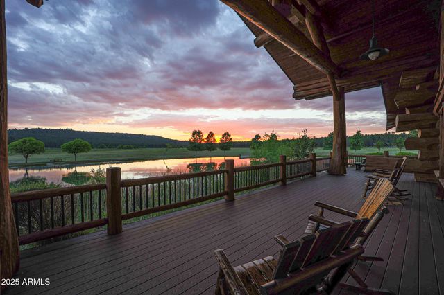 307 E FOXBORO Road 4, Munds Park, AZ 86017