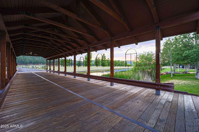 307 E FOXBORO Road 4, Munds Park, AZ 86017