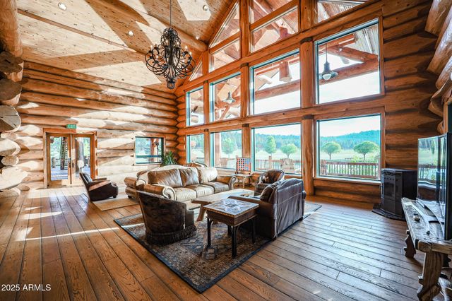 307 E FOXBORO Road 4, Munds Park, AZ 86017