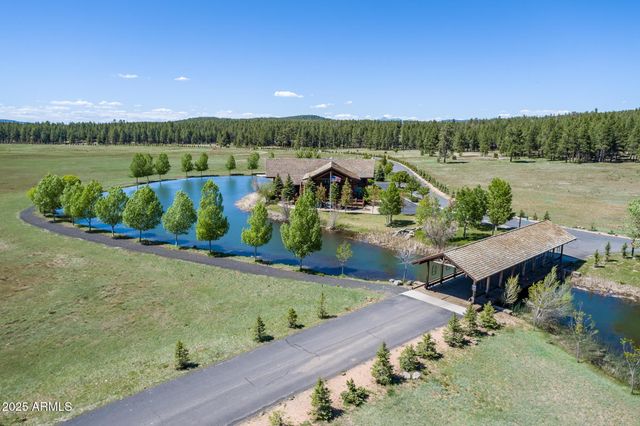 307 E FOXBORO Road 4, Munds Park, AZ 86017