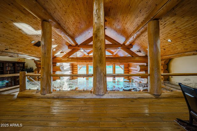 307 E FOXBORO Road 4, Munds Park, AZ 86017