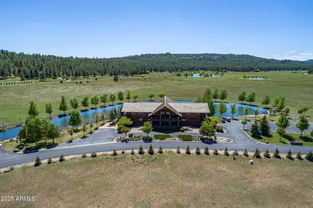 307 E FOXBORO Road 4, Munds Park, AZ 86017