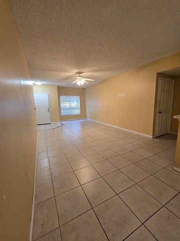 10306 Fox Trail Road S 912, West Palm Beach, FL 33411