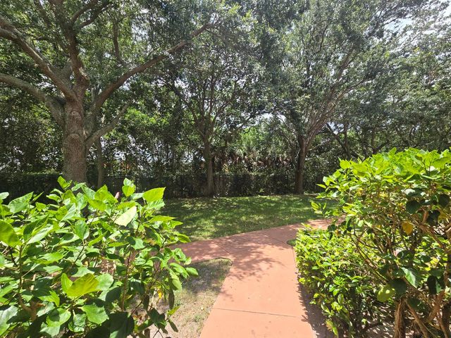 10306 Fox Trail Road S 912, West Palm Beach, FL 33411