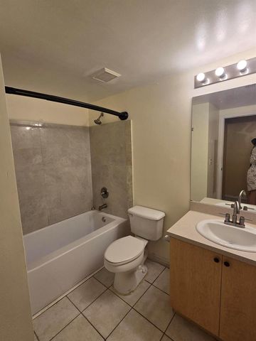 10306 Fox Trail Road S 912, West Palm Beach, FL 33411