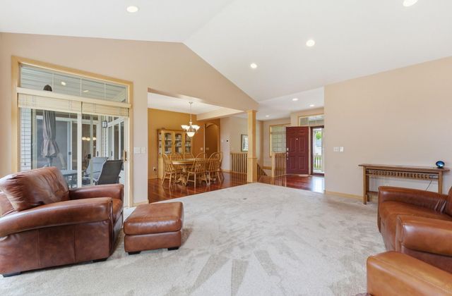 3098 Grouse Circle NW, Prior Lake, MN 55372
