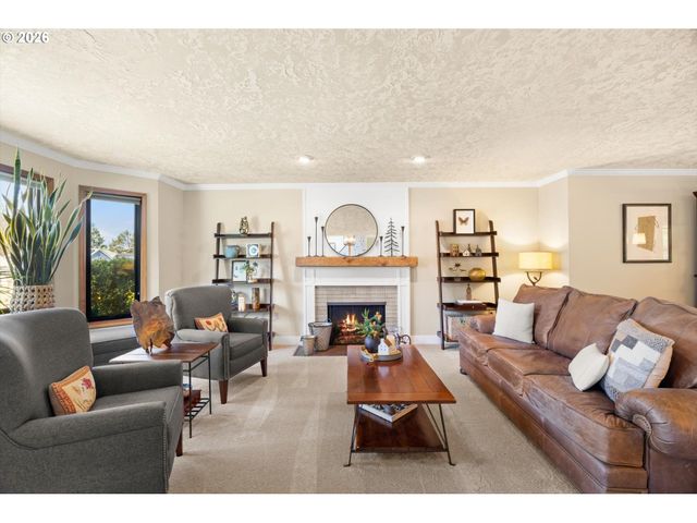 2910 Nw BAUER WOODS Dr, Portland, OR 97229