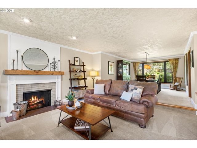 2910 Nw BAUER WOODS Dr, Portland, OR 97229