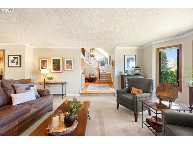 2910 Nw BAUER WOODS Dr, Portland, OR 97229