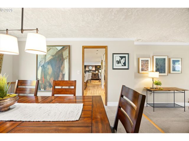 2910 Nw BAUER WOODS Dr, Portland, OR 97229