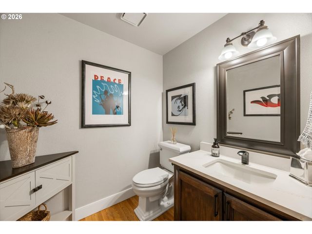 2910 Nw BAUER WOODS Dr, Portland, OR 97229