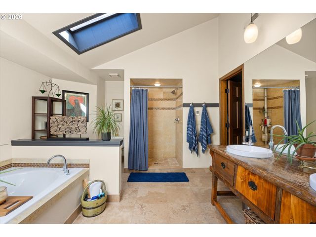 2910 Nw BAUER WOODS Dr, Portland, OR 97229
