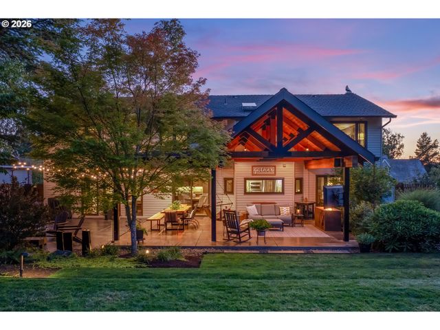 2910 Nw BAUER WOODS Dr, Portland, OR 97229
