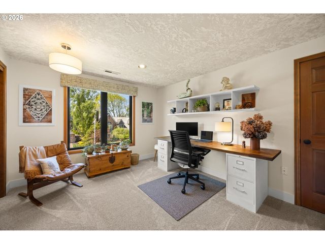 2910 Nw BAUER WOODS Dr, Portland, OR 97229