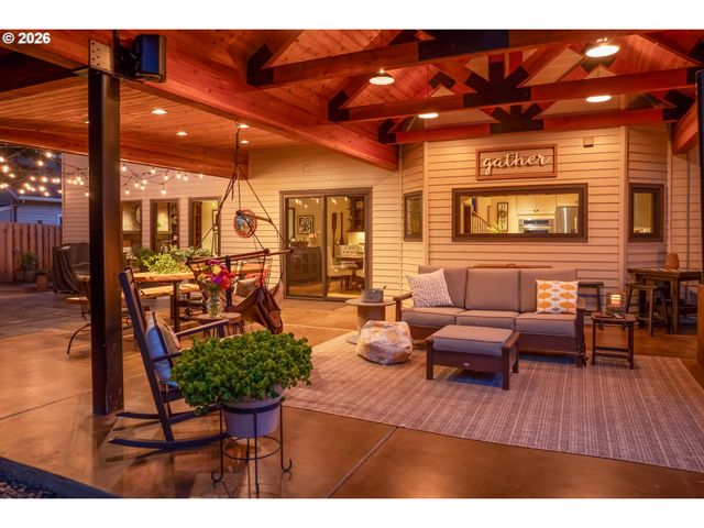 2910 Nw BAUER WOODS Dr, Portland, OR 97229