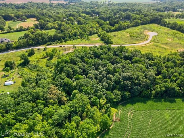9577 Creekside Drive, Saline, MI 48176