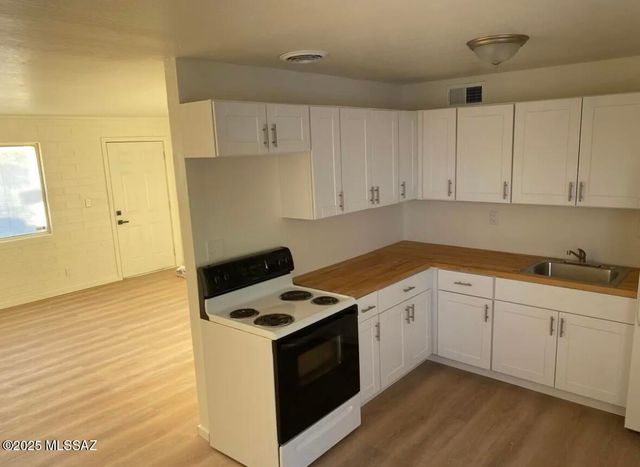 704 W 11th Street, Casa Grande, AZ 85122