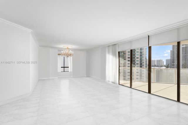 19500 Turnberry Way 9D, Aventura, FL 33180