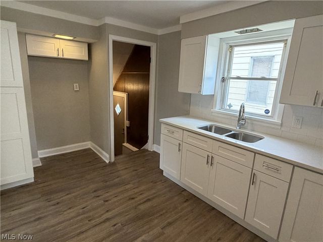 8602 Jeffries Avenue, Cleveland, OH 44105