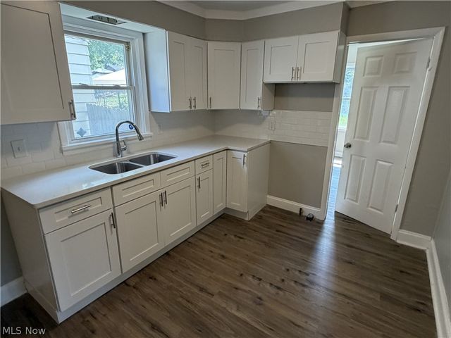 8602 Jeffries Avenue, Cleveland, OH 44105