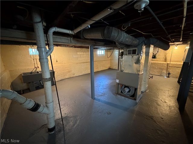 8602 Jeffries Avenue, Cleveland, OH 44105