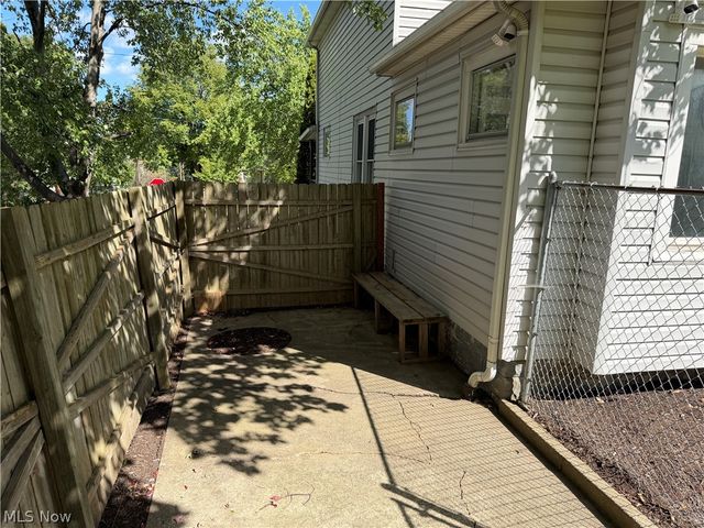 8602 Jeffries Avenue, Cleveland, OH 44105