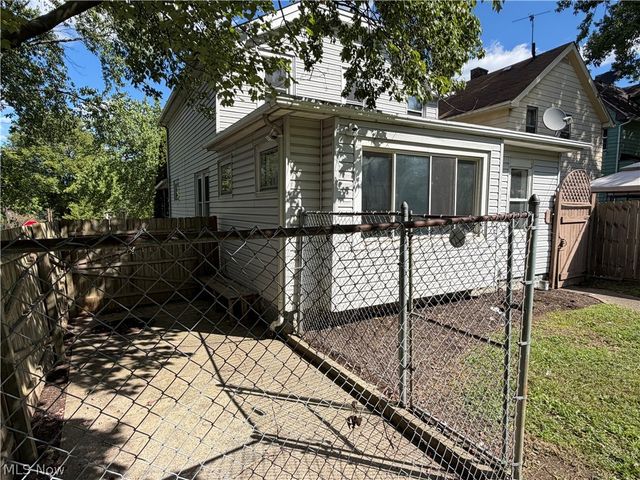 8602 Jeffries Avenue, Cleveland, OH 44105