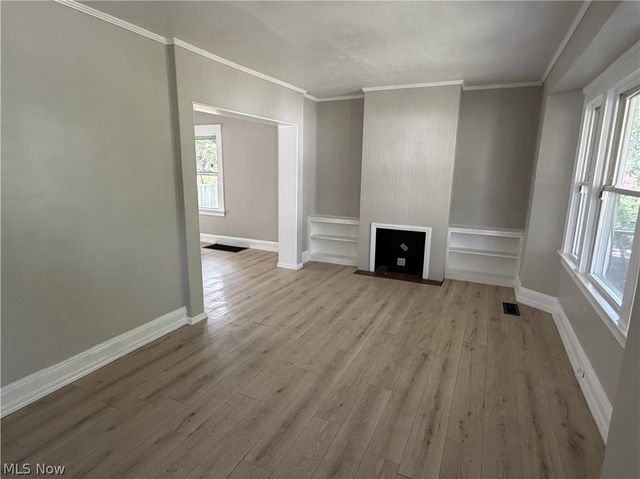 8602 Jeffries Avenue, Cleveland, OH 44105