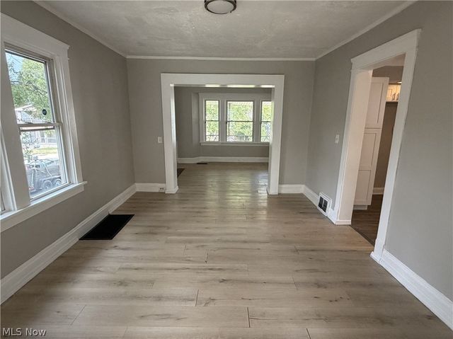 8602 Jeffries Avenue, Cleveland, OH 44105