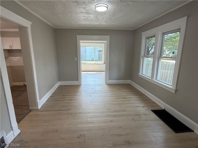 8602 Jeffries Avenue, Cleveland, OH 44105