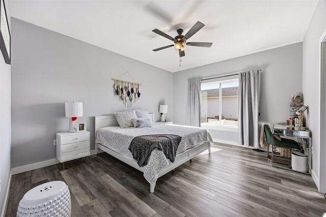 225 Meadow Breeze Lane, Center Point, IA 52213