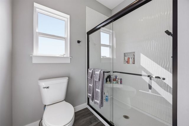 225 Meadow Breeze Lane, Center Point, IA 52213