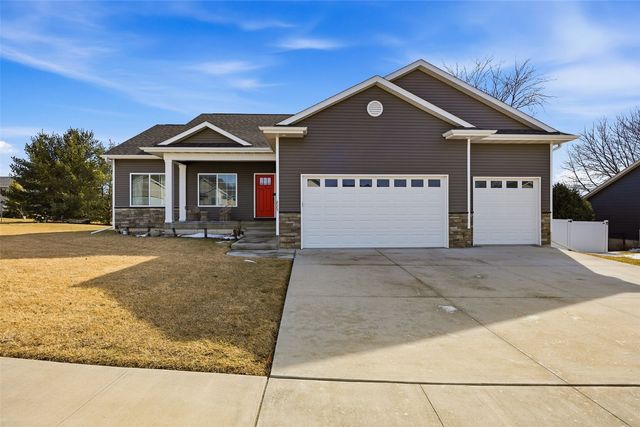 225 Meadow Breeze Lane, Center Point, IA 52213