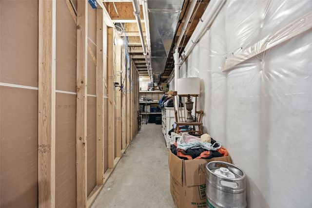 225 Meadow Breeze Lane, Center Point, IA 52213