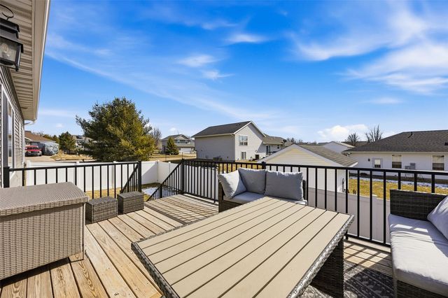 225 Meadow Breeze Lane, Center Point, IA 52213