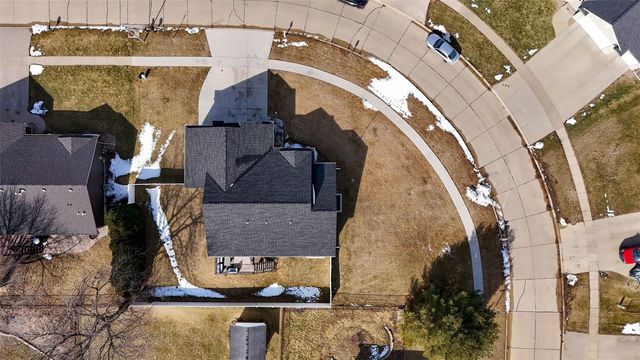 225 Meadow Breeze Lane, Center Point, IA 52213