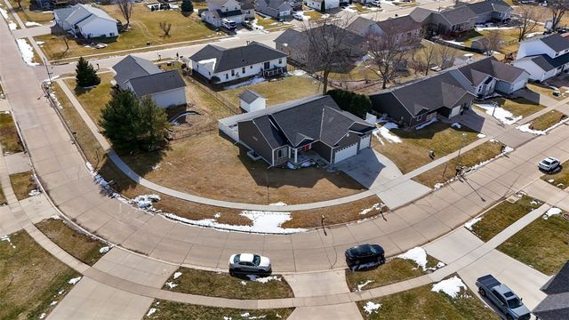 225 Meadow Breeze Lane, Center Point, IA 52213